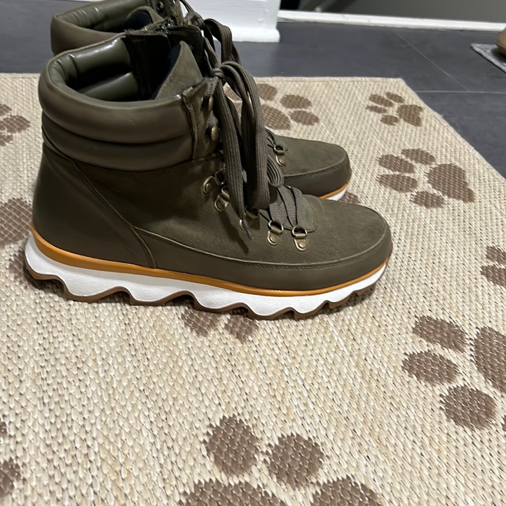Blondo boots size 8.5 wore once!